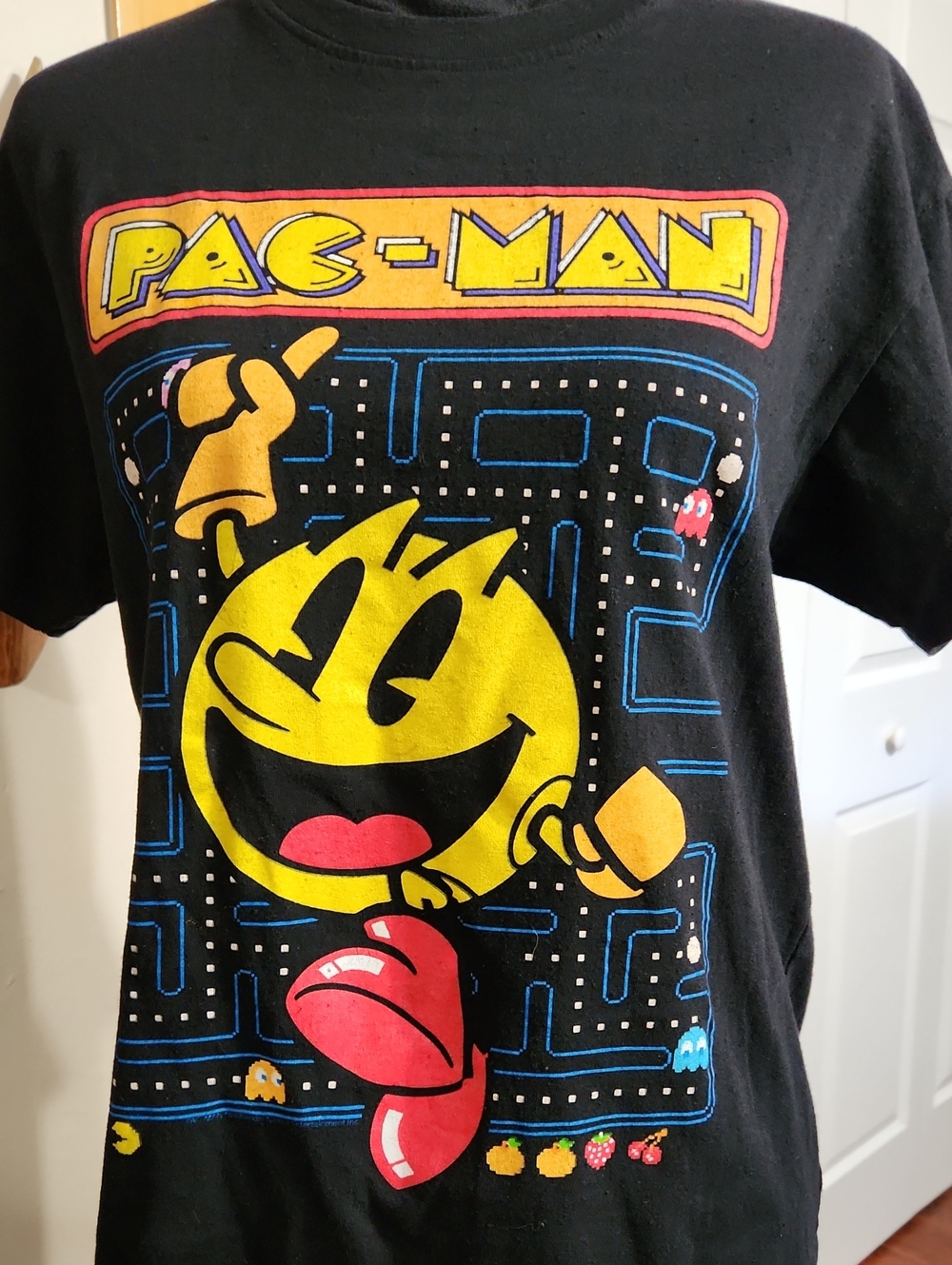 Classic Pac-Man Arcade Game Graphic Short Sleeve Tee - Black and Yellow